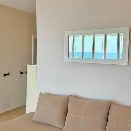 Trojan Sea View 아파트